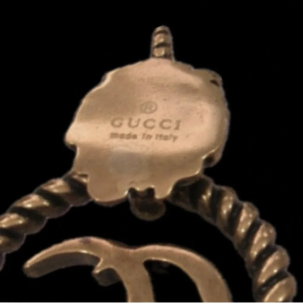 Beautiful Rare Gucci Antiqued GG Circle Lion Bead  Pendant will include a chain - Picture 2 of 4